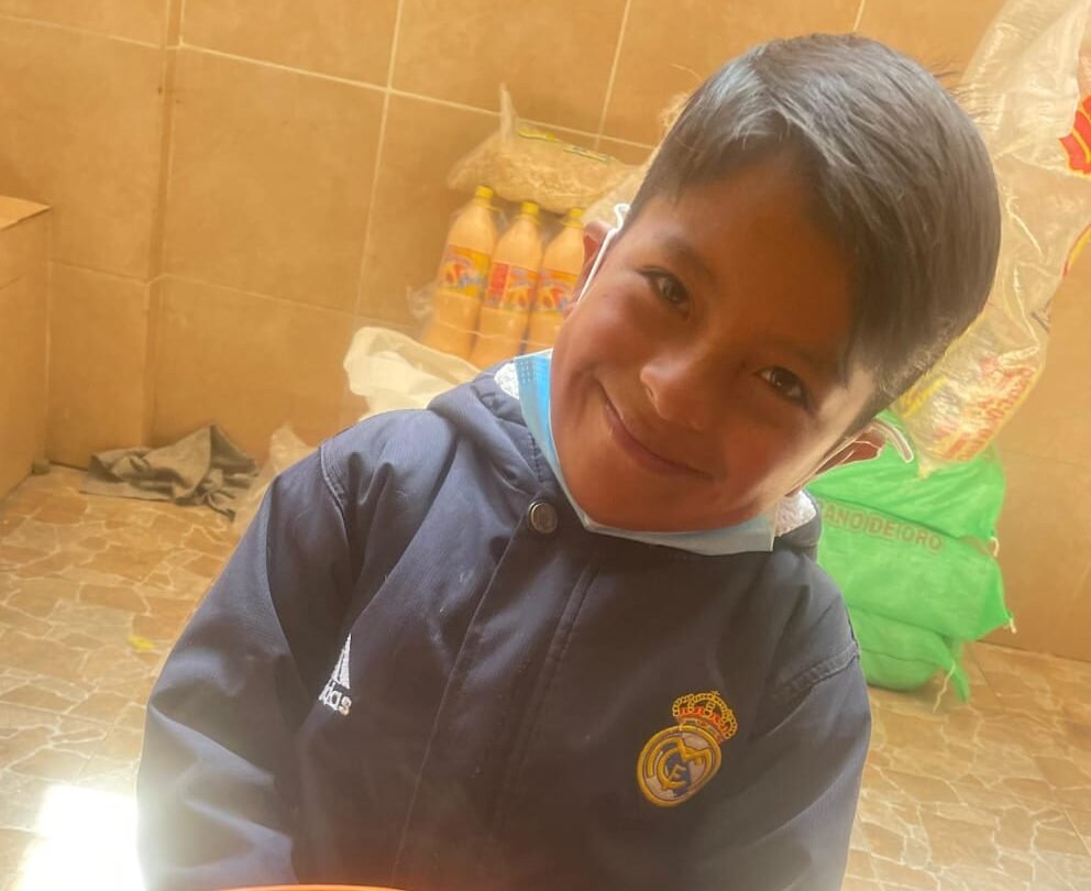 Niños leyendo cuentos